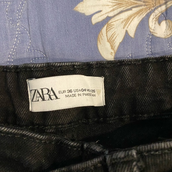 Black Zara jeans size 4 - skinny flare - Picture 3 of 3